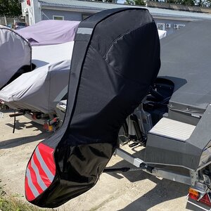 Чехол Mercury F175 XL — вид спереди, посадка на двигателе